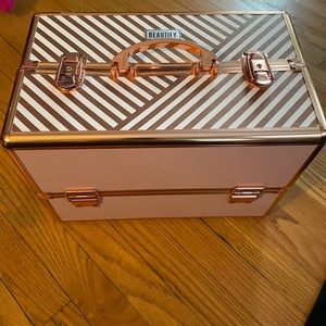 Never been used new Beautify hard case make up box. Perfect condition.